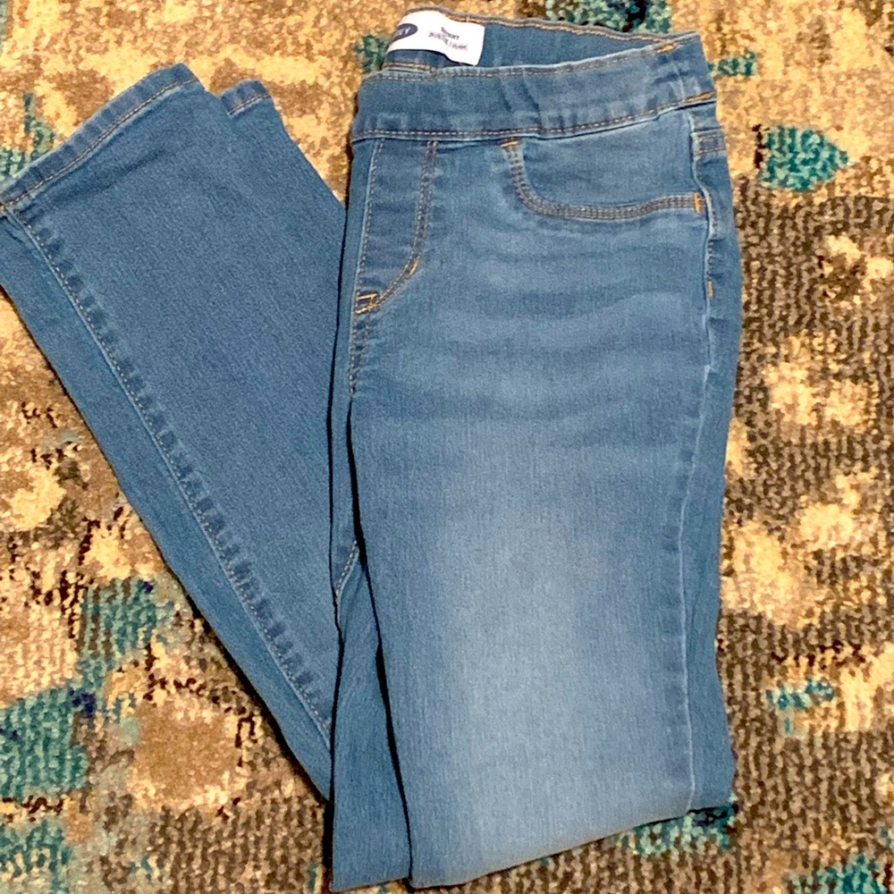 2 pairs Medium wash and dark wash girls old navy pull on jeans
